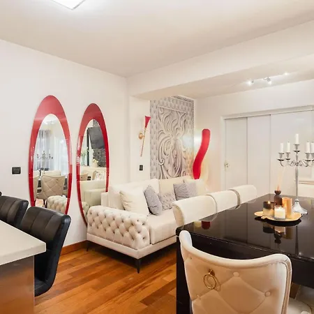 Apartament Beachfront With Wonderful Large Terrace Makarska