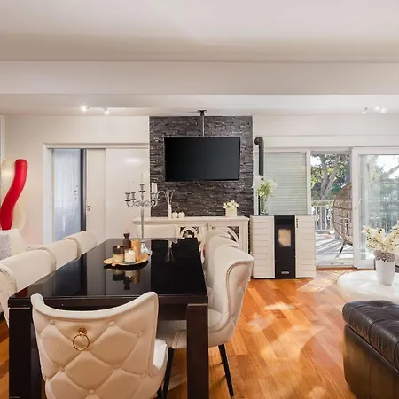 Apartament Beachfront With Wonderful Large Terrace *