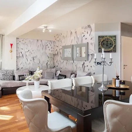 Beachfront With Wonderful Large Terrace Διαμέρισμα