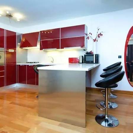 Beachfront With Wonderful Large Terrace Apartament