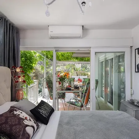 Appartement Beachfront With Wonderful Large Terrace